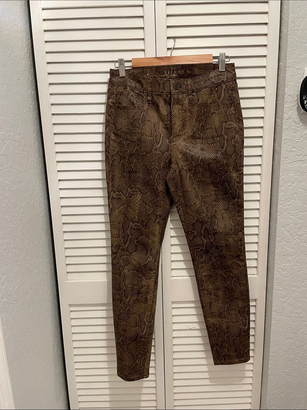 White House Black Market Brown Snake-Print Skinny Pants
